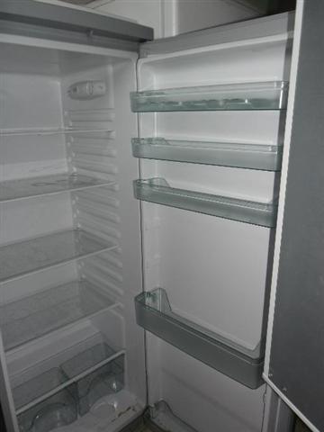 Frižideri 240 LIT sivi
