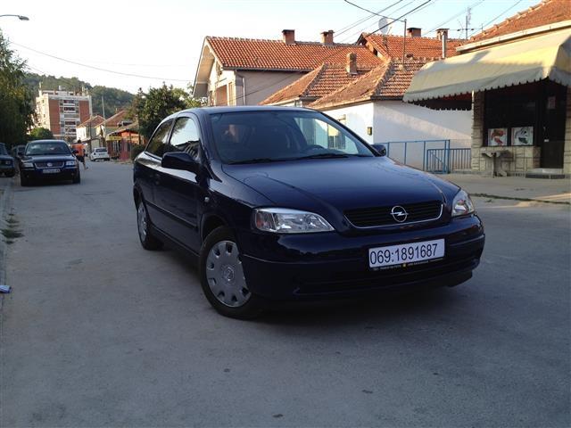 Opel-Astra--01