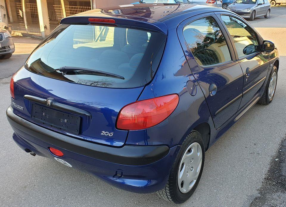 PEUGEOT-206