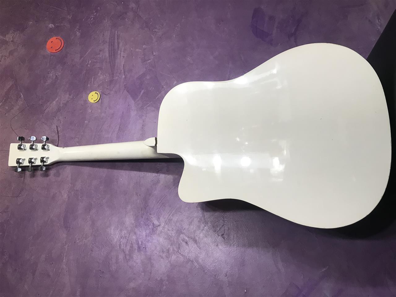 Don-Carlos-gitara