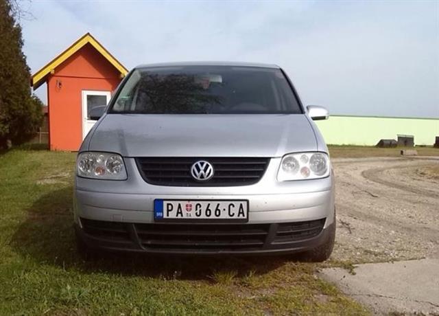 VW-Touran--04