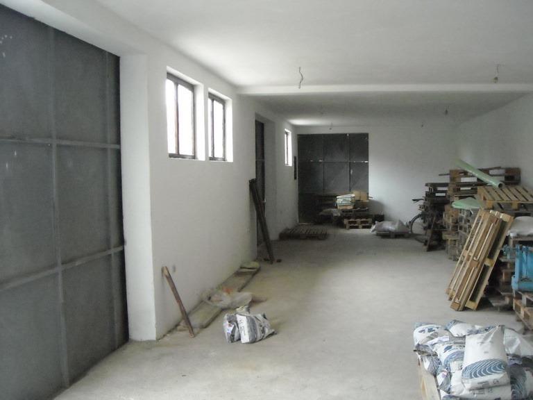Izdajem-magacinski-prostor-300-m2-