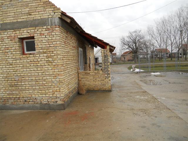 PERLEZ--STAMBENO-POSLOVNI--PROSTOR