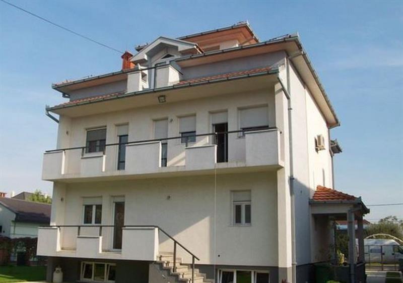 Lux-kuca-od-500m2-Zemun