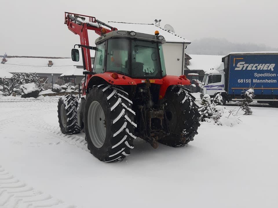 Traktor-Massey-Ferguson-6465