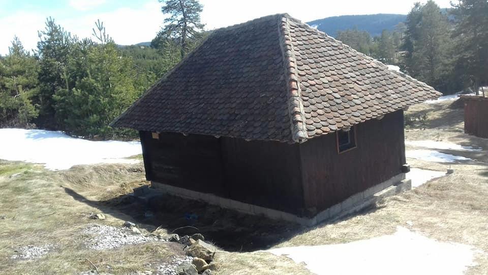 PRODAJEM-PLAC-SA-BRVNAROM-NA-ZLATIBORU
