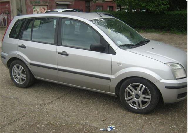 Ford-Fusion--02-HITNO