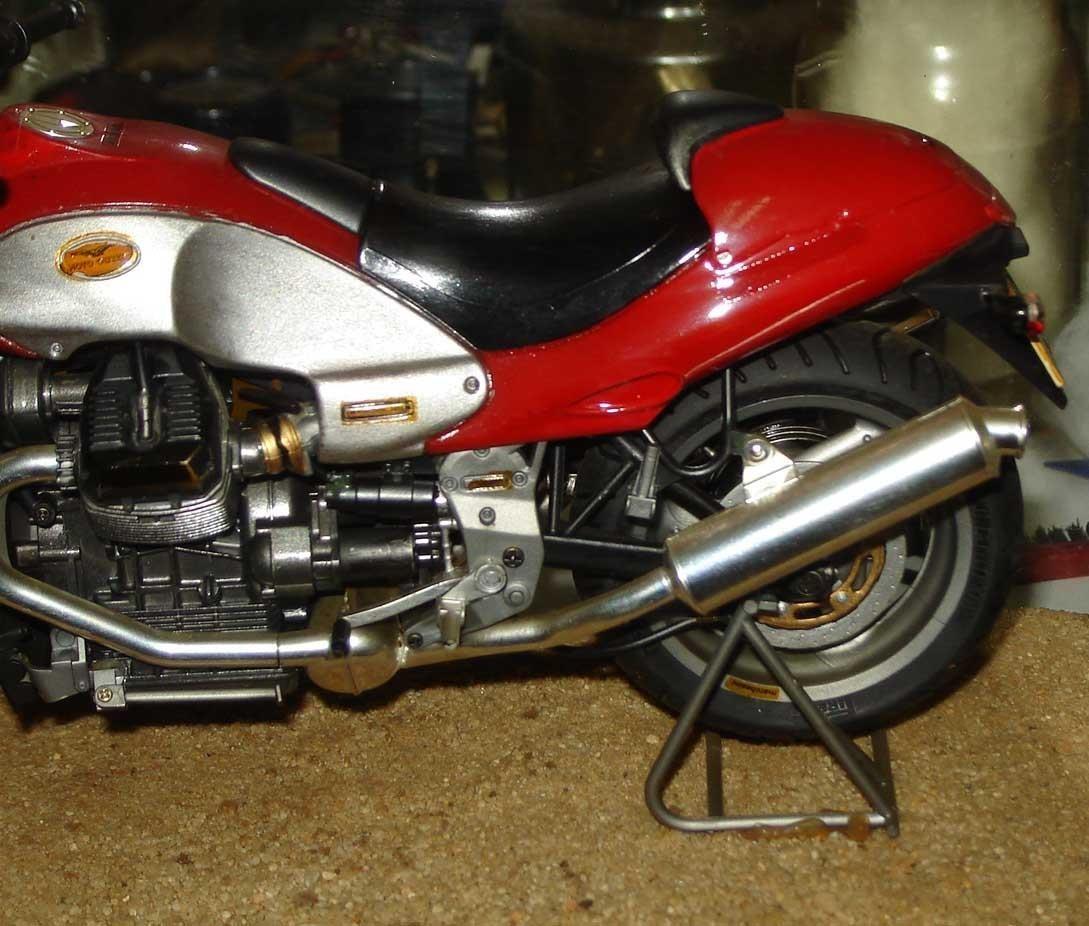 Maketa-motora-Moto-Guzzi