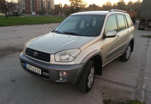Toyota RAV 4 VVTi -01