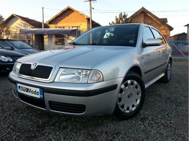 Škoda Octavia -02