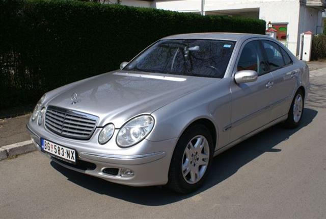 Mercedes-Benz-E220-Cdi--04