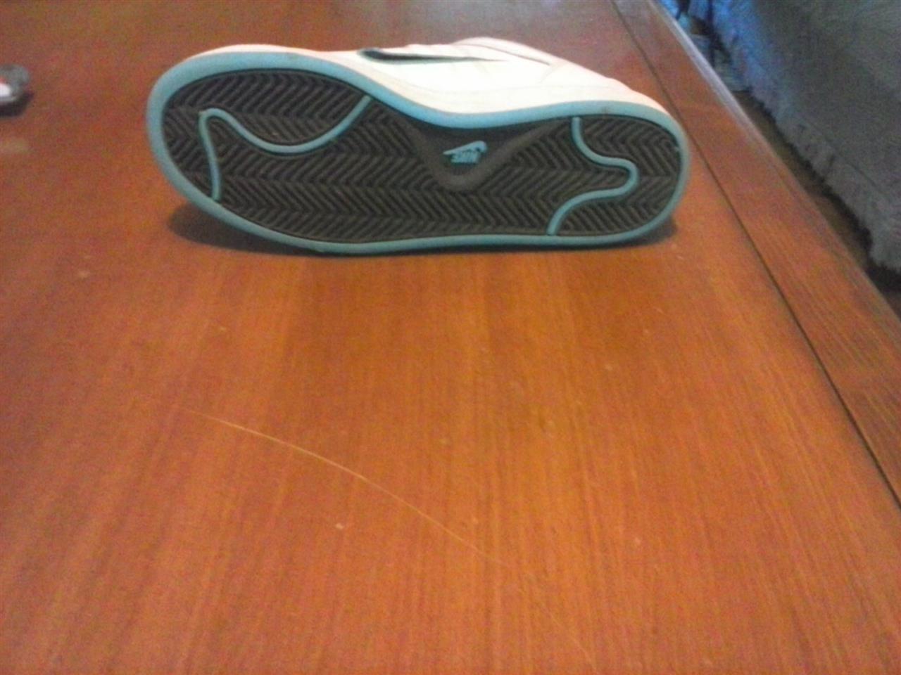 PATIKE--NIKE