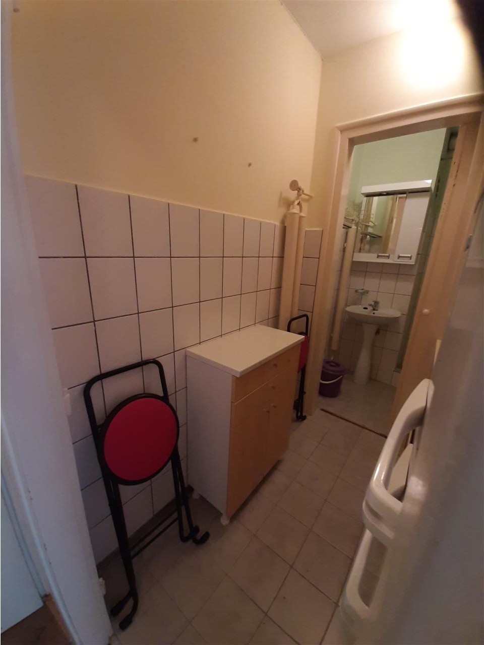 Izdaje-se-garsonjera