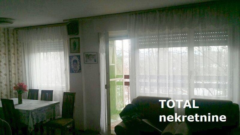Uknjizen-dvosoban-stan-na-Liamnu-4