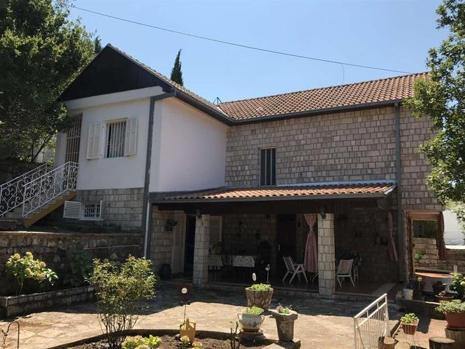 Kuća,Sutomore