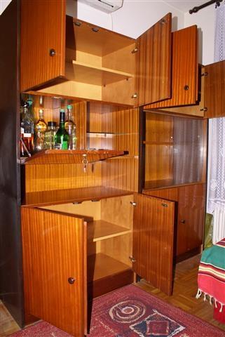 Trodelna-vitrina--regal-