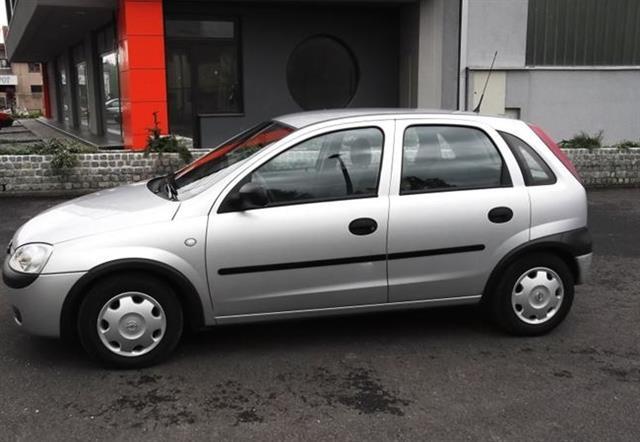 Opel-Corsa--01