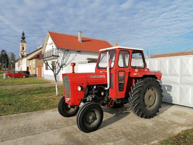 TRAKTOR 560 BEZ GREŠKE 063514664