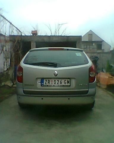 Renault-Laguna-1-9-dCi-karavan--01