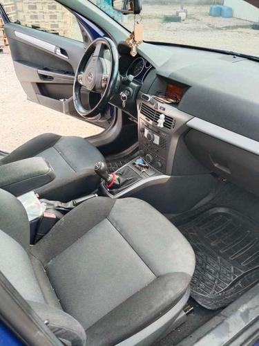 Opel astra katavan. 2006.