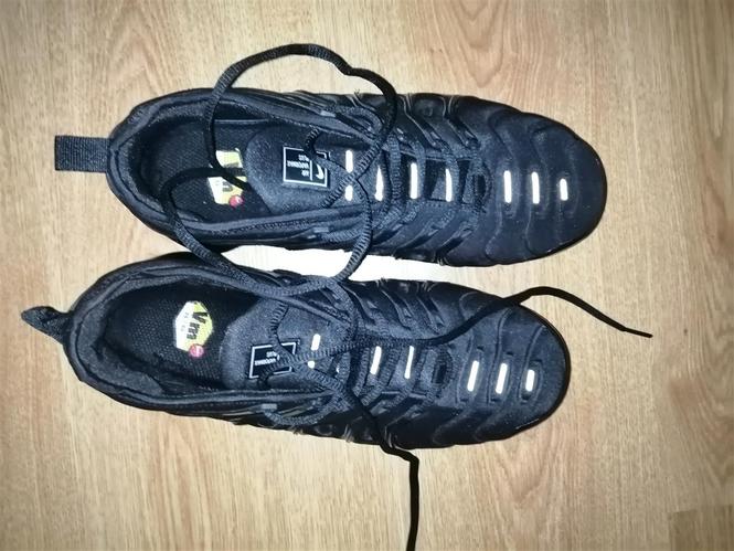 NIKE VAPORMAX PLUS 