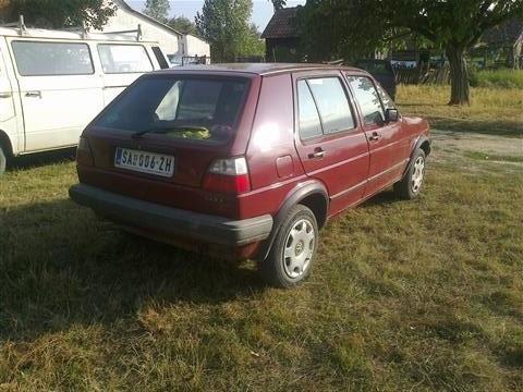 VW Golf - 85