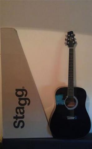 Stagg-gitara-za-levoruke-