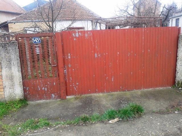 Kuća sa 8 ari placa