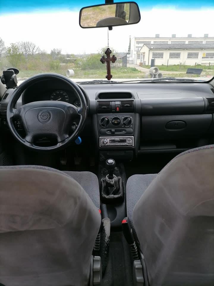 Opel-corsa-B