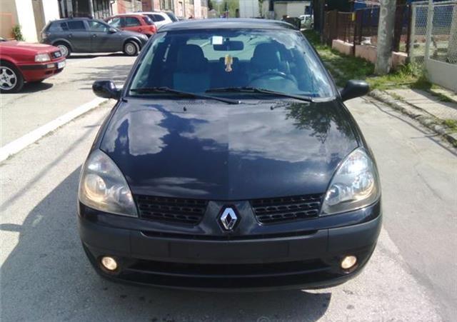 Renault Clio 1.2 16V -02 