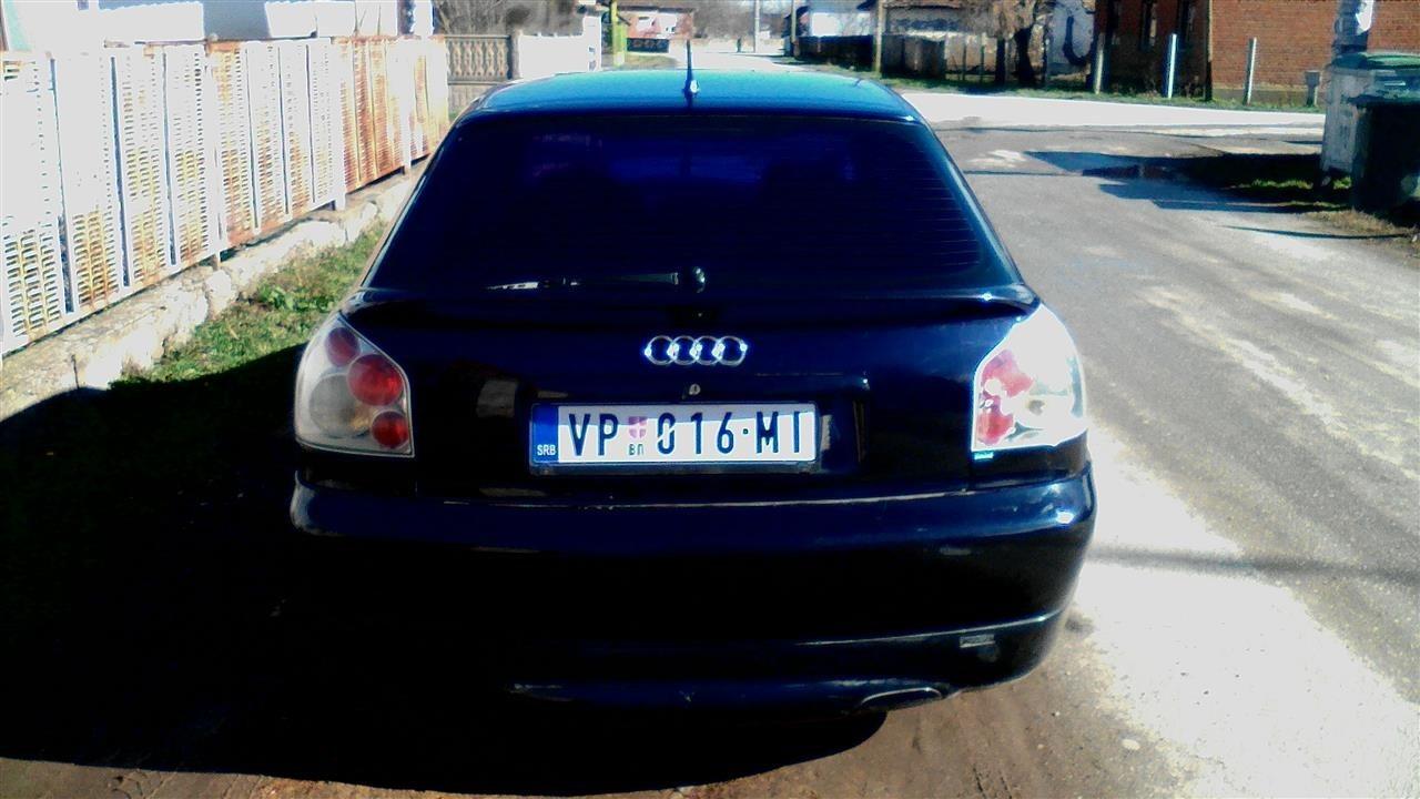 Audi-A3--00