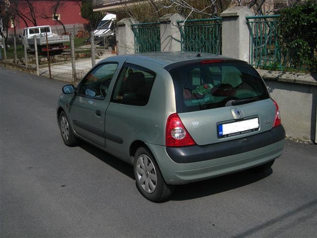 Renault-Clio-Authentique--01