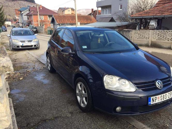 Na prodaju golf 5