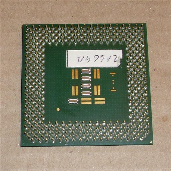 Intel-procesor-733Mhz-za-soket-370