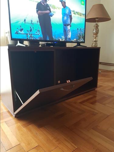 Prodajem stolcic za TV