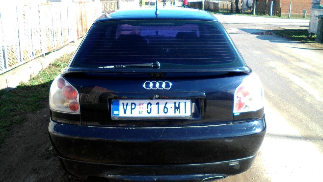 Audi-A3--00