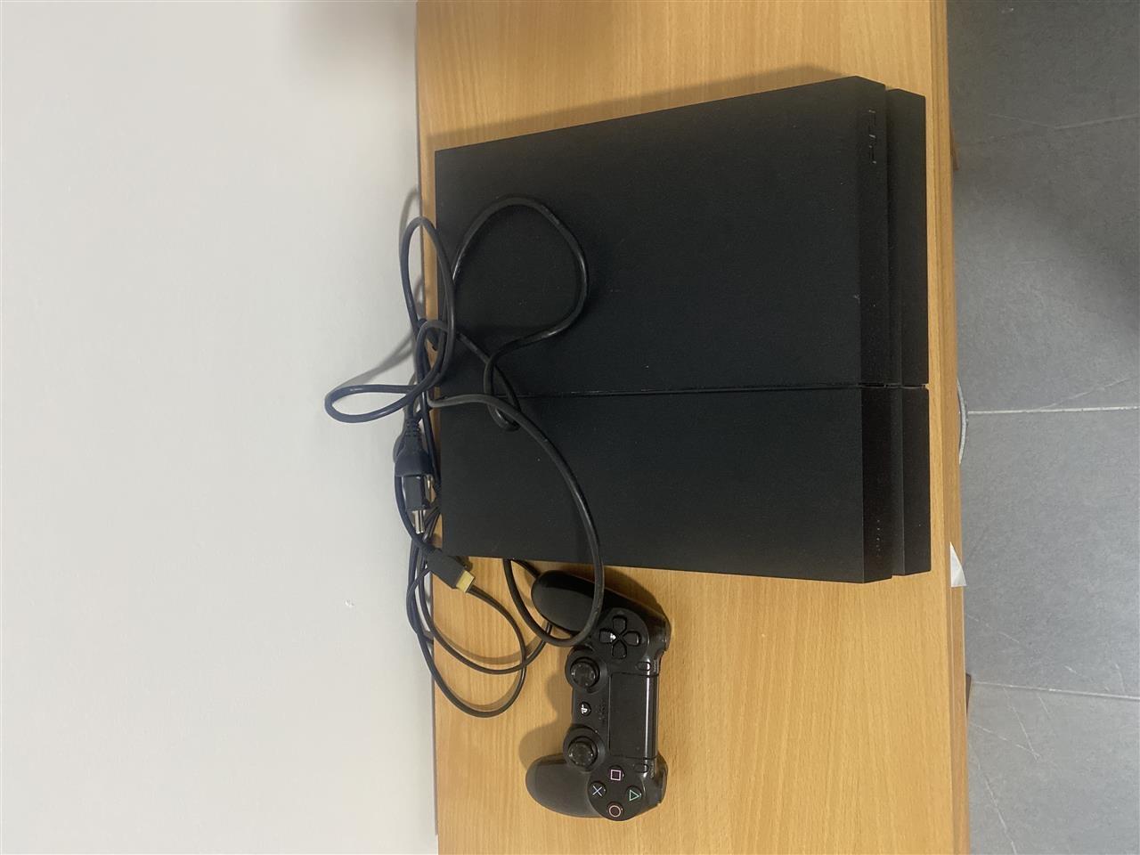 Sony-PlayStation-4---1TB