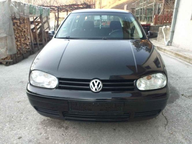GOLF 4. 2003 god.