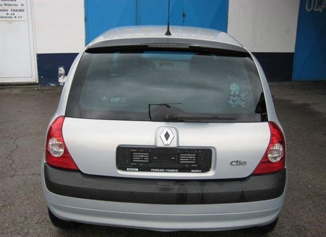Renault-Clio-1-2-8V--03