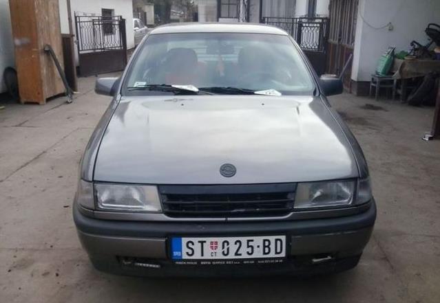 Opel Vectra 16i -89