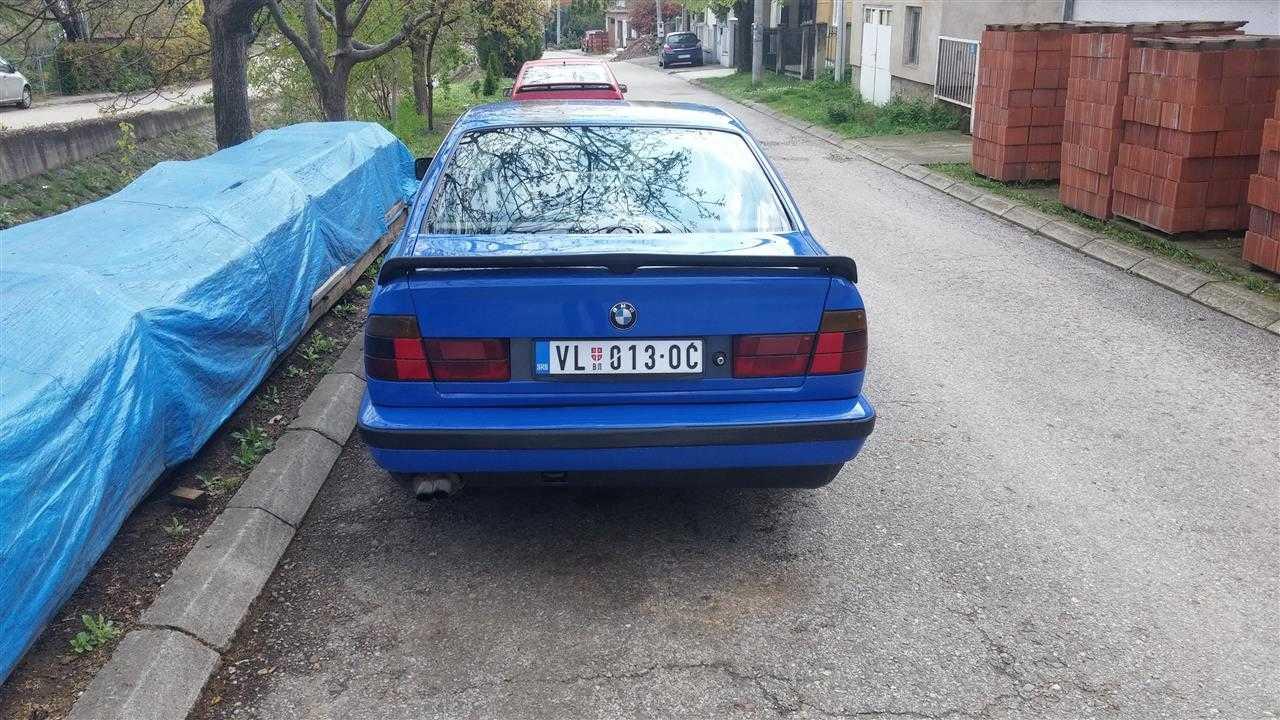 BMW-524-td-1990