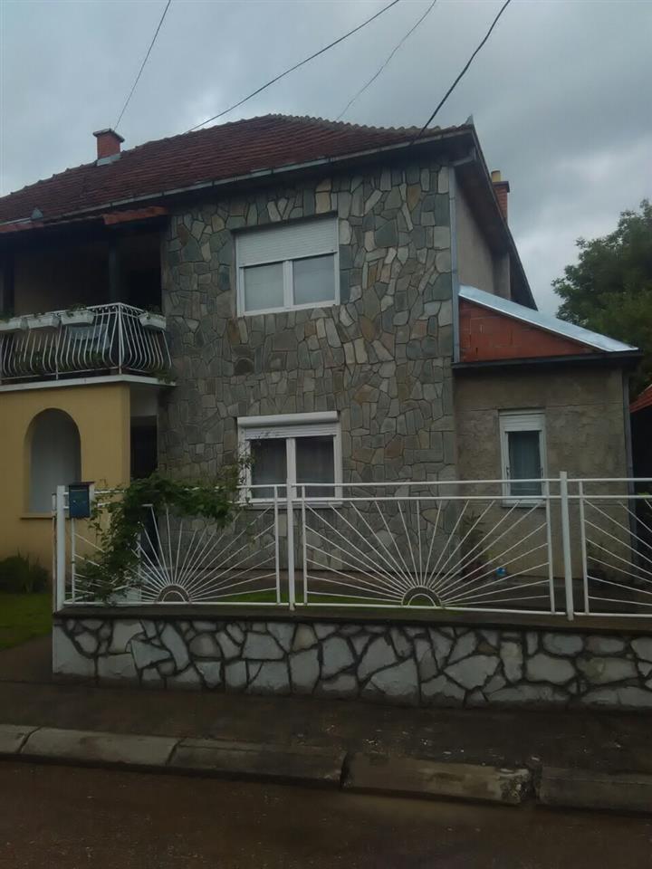 Na-prodaju-kuća-u-Leskovcu