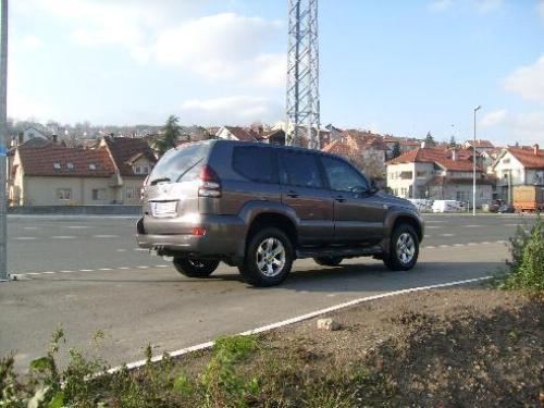 Toyota-Land-Cruiser--04