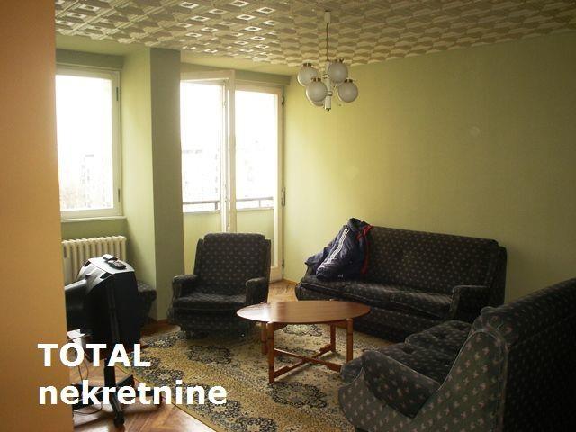 Uknjizen-odrzavan-trosoban-stan