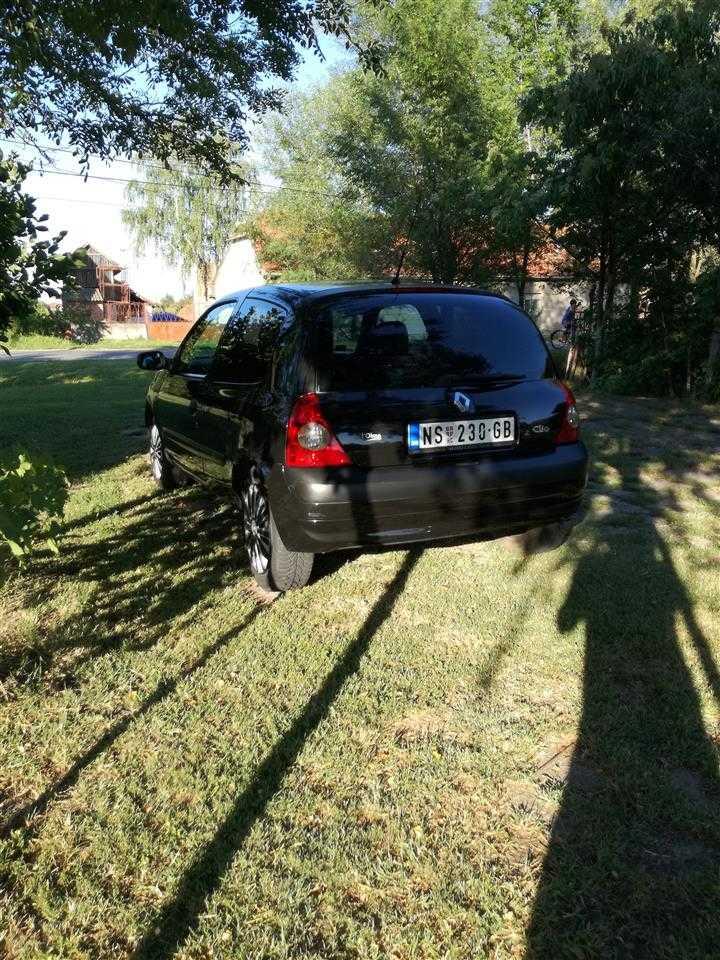 Renault-Clio-1-2-16v