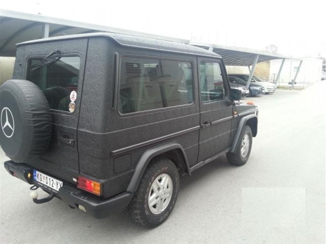 Mercedes-Benz-G-300-d--90