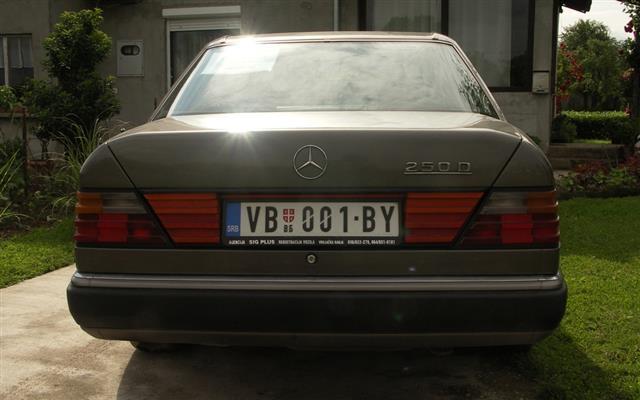 Mercedes-E-250--92