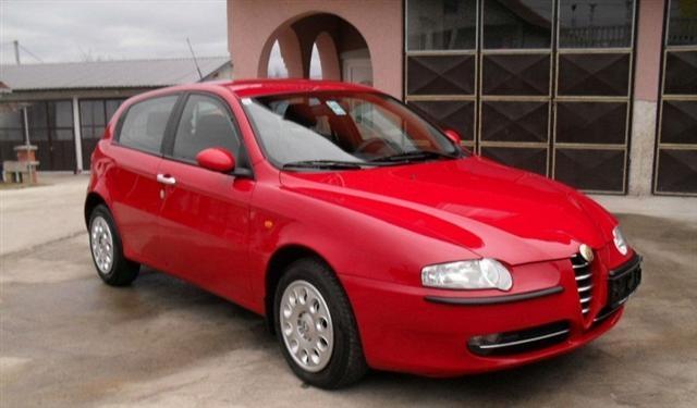Alfa-Romeo-147-1-6--04