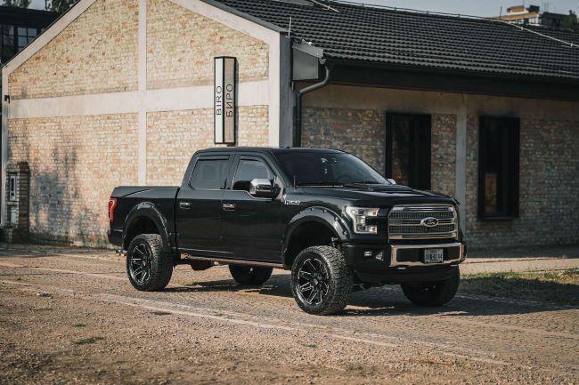 Ford-F-150-PLATINUM