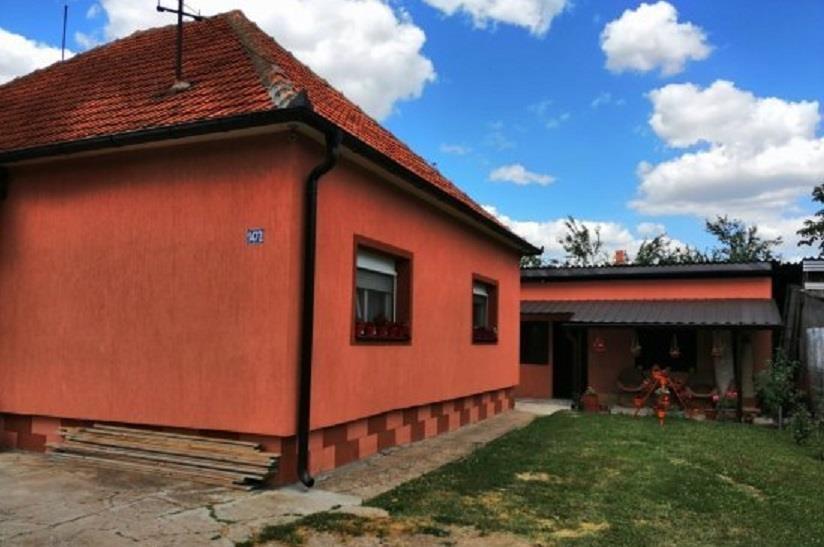 Dve-kuce-u-Baricu-100m2-i-40m2